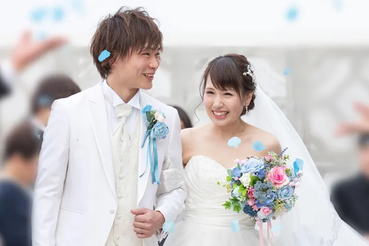 結婚式の花嫁と花婿